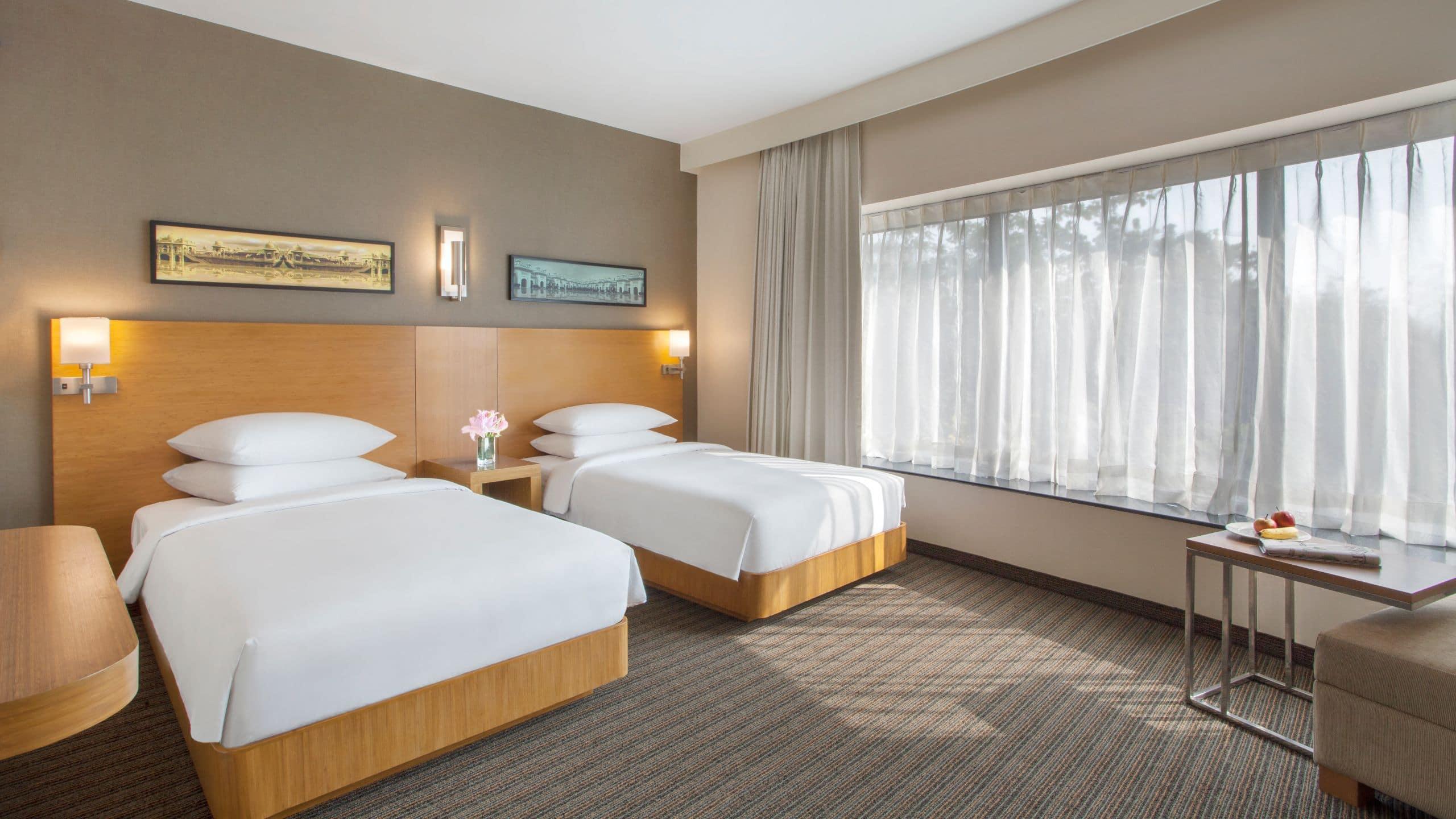 Hyatt Place Hyderabad Banjara Hills Bagian luar foto A room at the hotel
