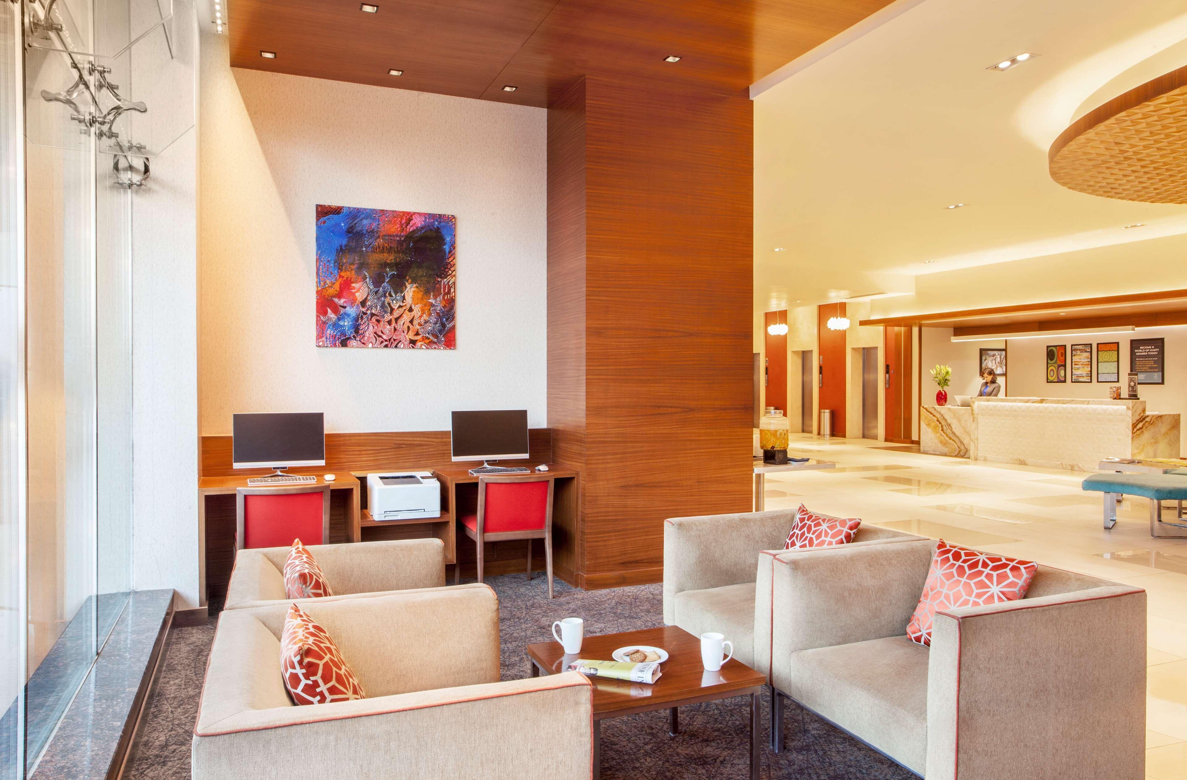 Hyatt Place Hyderabad Banjara Hills Bagian luar foto Business Center